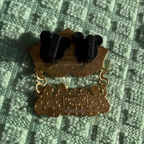 Disney Princess Pink and Gold Tiara Dangling Trading Pin - Picture 3 of 3